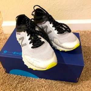 New Balance Arishi Trail women’s running shoes 7W